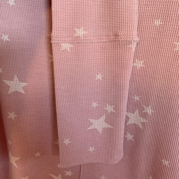 NWT Lucky Brand Women’s Pink Thermal Star Print Pullover Relaxed Fit Size XS - Picture 6 of 9